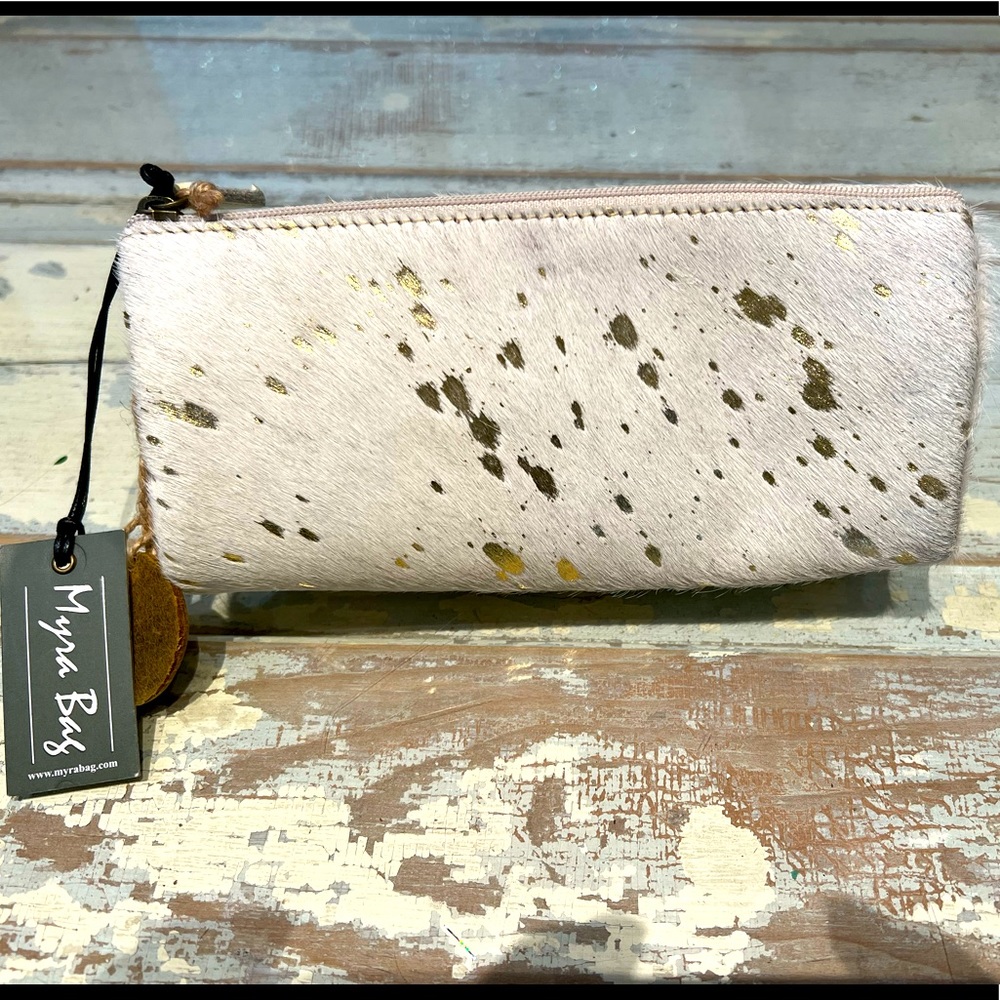 NWT Myra Pouch
